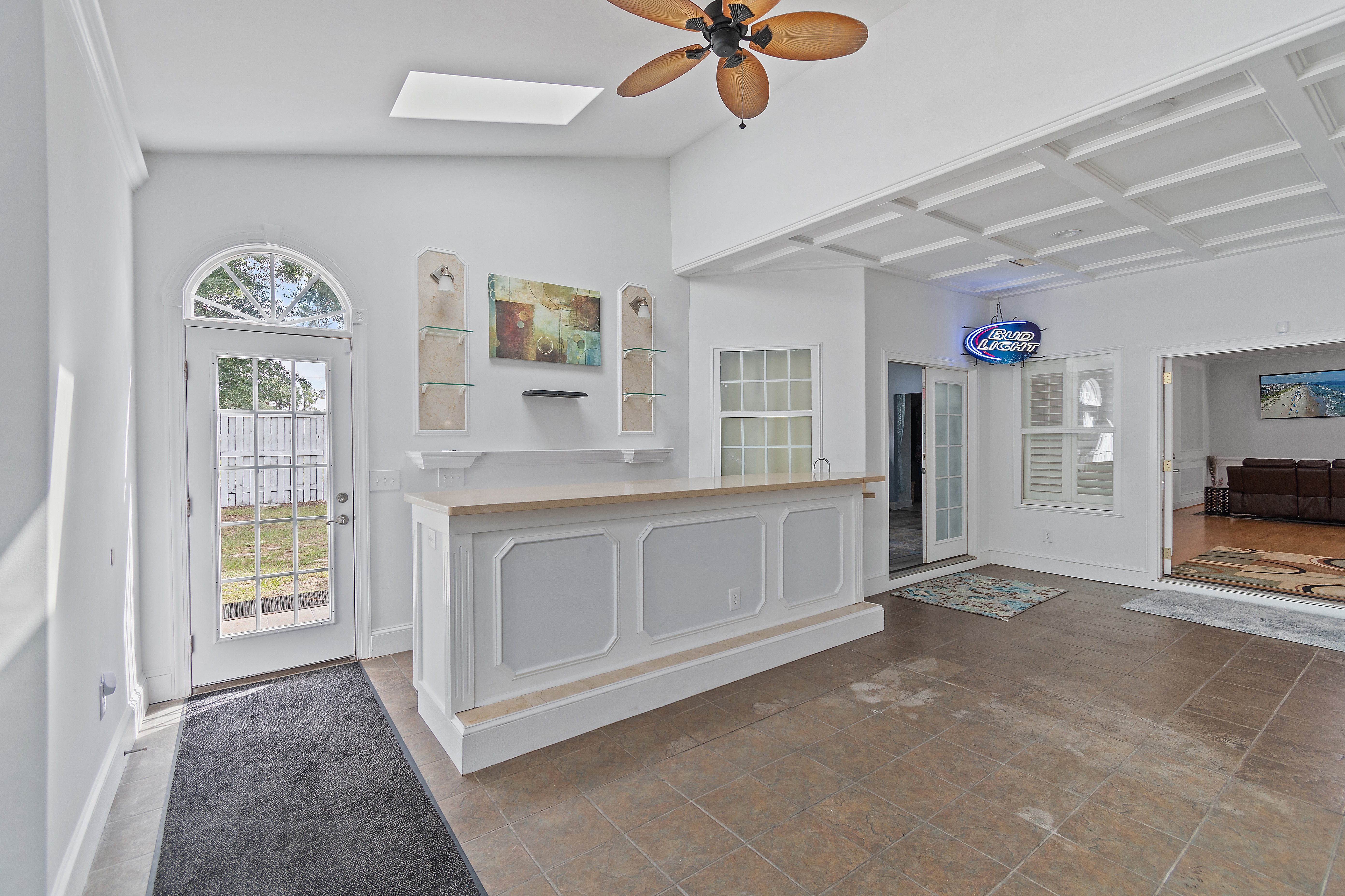 100532548 | Photo 12